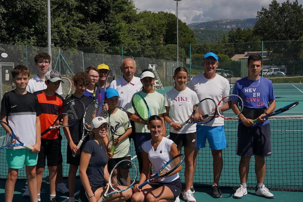 Georges Deniau, une référence dans le milieu du tennis mondial à St-Cézaire